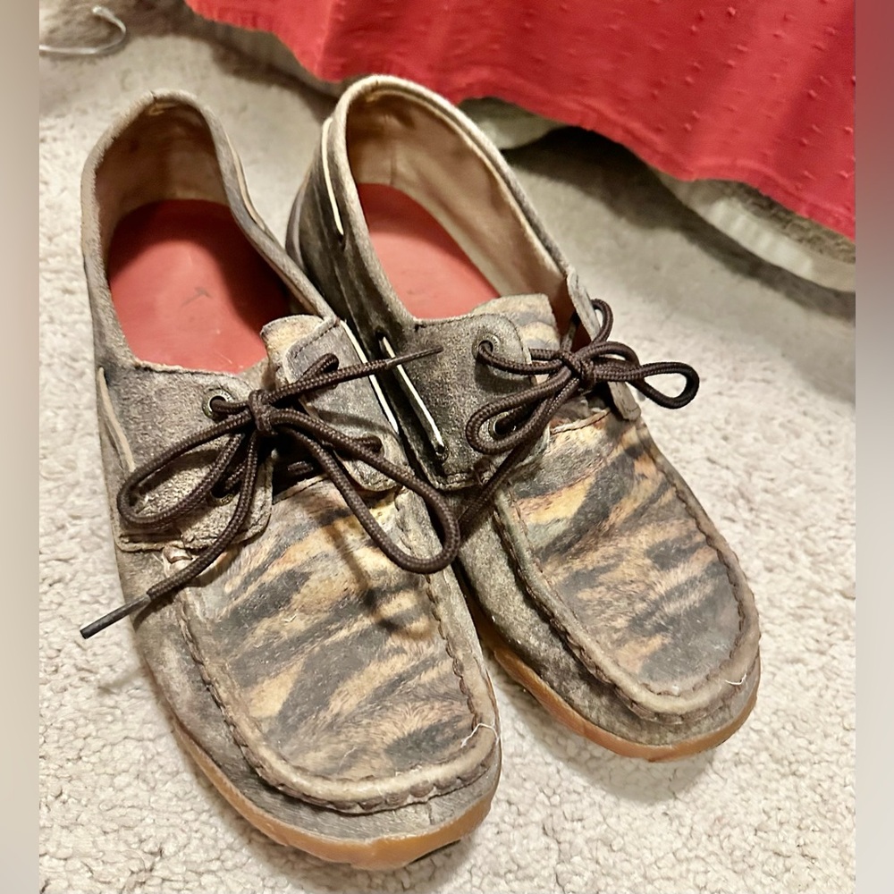 Twisted X driving moc, very gently used
